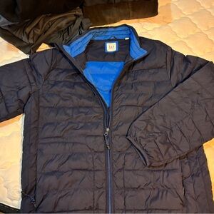 GAP Men's Navy and Royal Blue Puffer Jacket